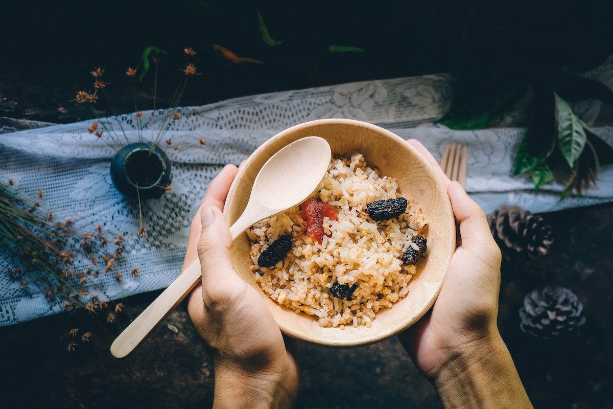 Cold rice in a bowl.