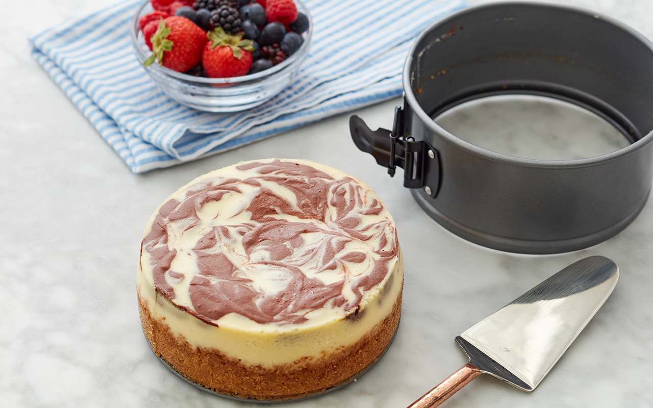 Cheesecake out of a springform pan