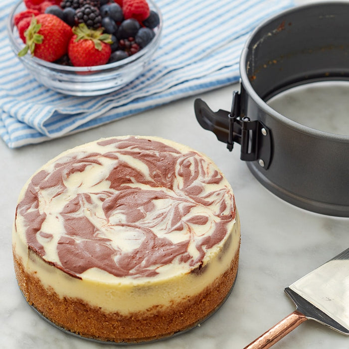 Cheesecake out of a springform pan