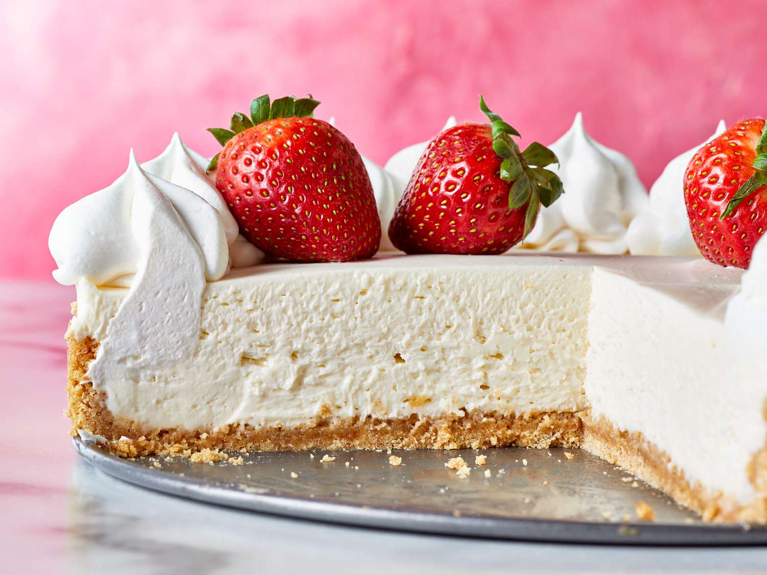 Strawberry and icing no-bake cheesecake